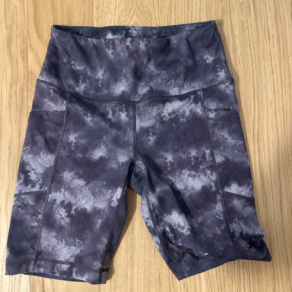 90‎ Degrees Biker Shorts - Medium